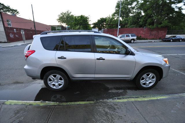 Toyota RAV4 2010 photo 13