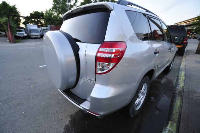 Toyota RAV4 2010 photo 14