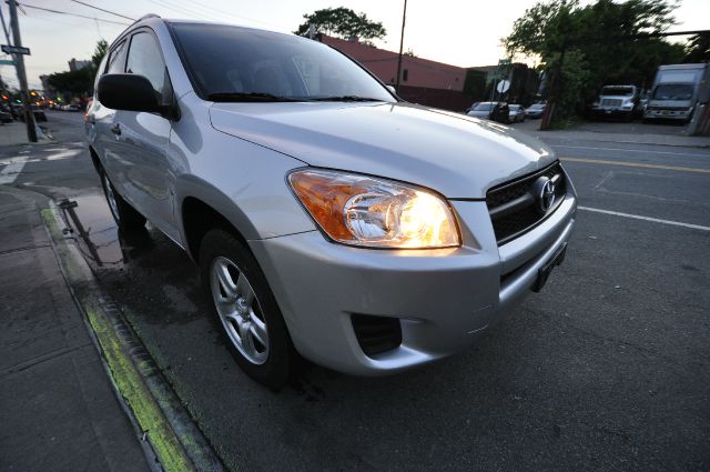 Toyota RAV4 2010 photo 15