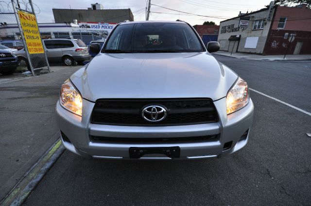 Toyota RAV4 2010 photo 16