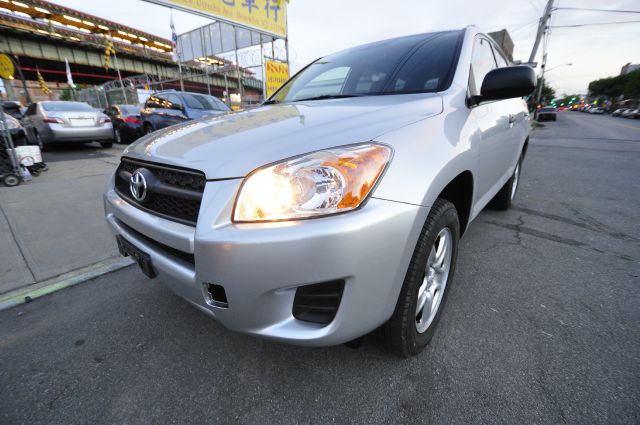 Toyota RAV4 2010 photo 17