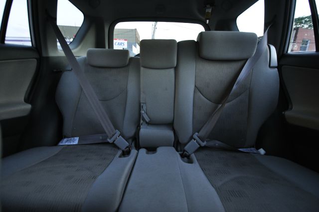 Toyota RAV4 2010 photo 5