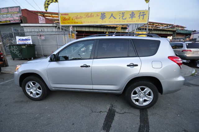 Toyota RAV4 2010 photo 9