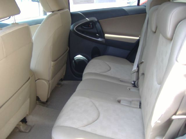 Toyota RAV4 2010 photo 4