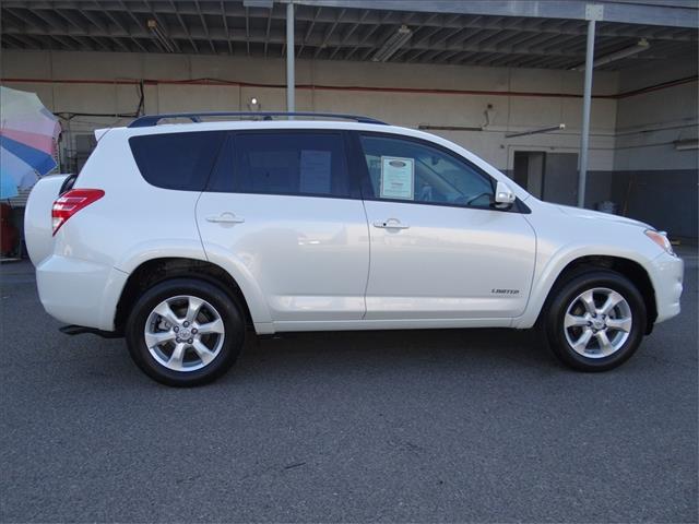 Toyota RAV4 2010 photo 1