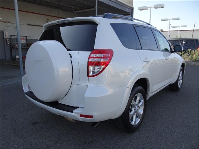 Toyota RAV4 2010 photo 4