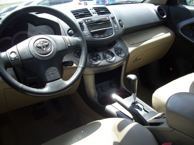 Toyota RAV4 2010 photo 3