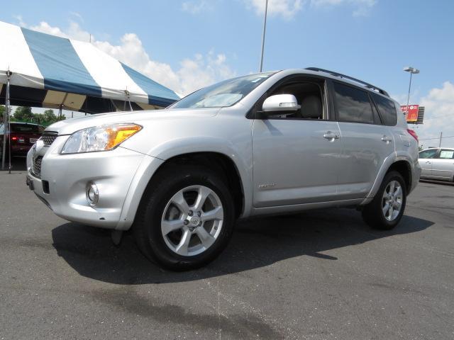 Toyota RAV4 4X4- SR5- Double Cab SUV