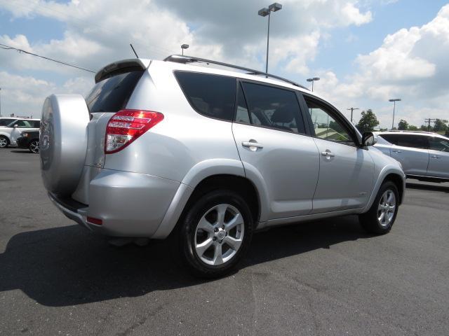 Toyota RAV4 2010 photo 3