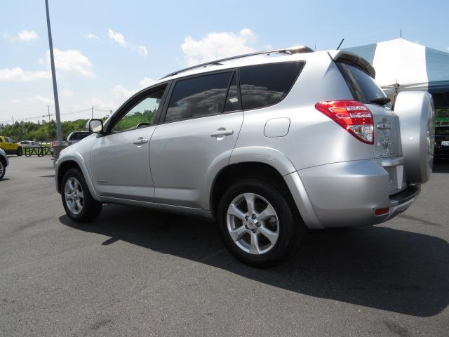 Toyota RAV4 2010 photo 4