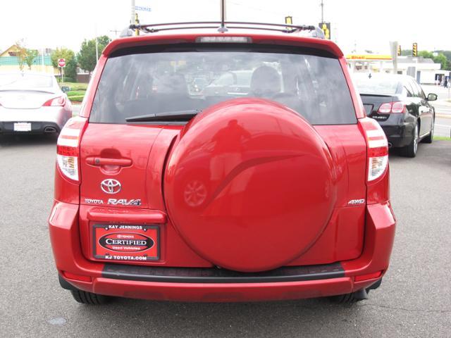 Toyota RAV4 2010 photo 3