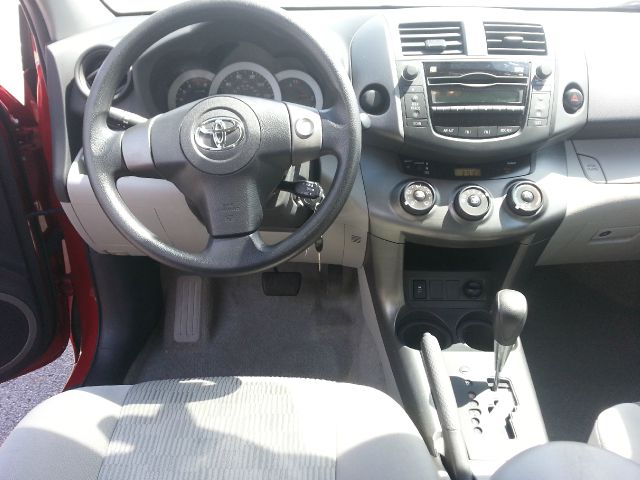 Toyota RAV4 2010 photo 12