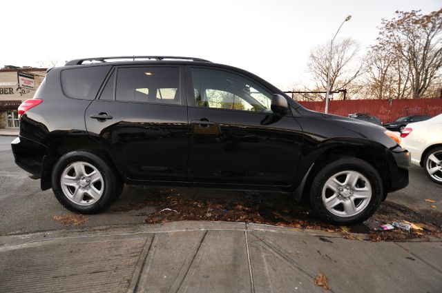 Toyota RAV4 2010 photo 3