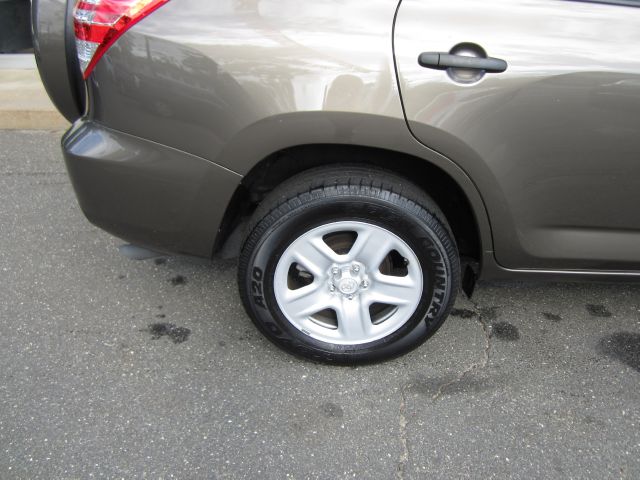 Toyota RAV4 2010 photo 1