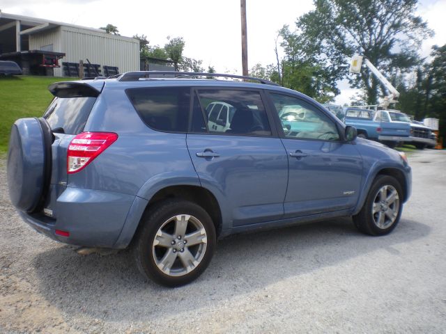 Toyota RAV4 2010 photo 2