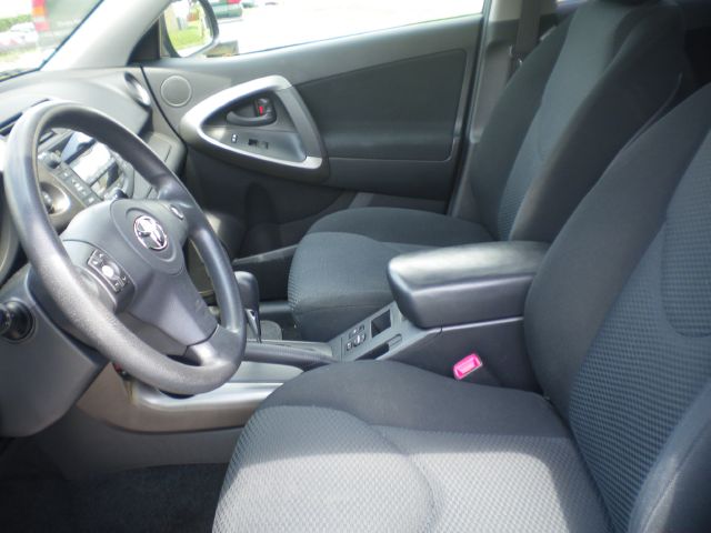 Toyota RAV4 2010 photo 3