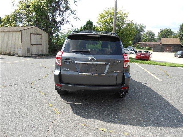 Toyota RAV4 2010 photo 3