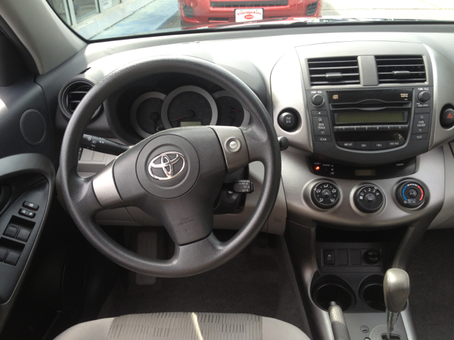 Toyota RAV4 2010 photo 6