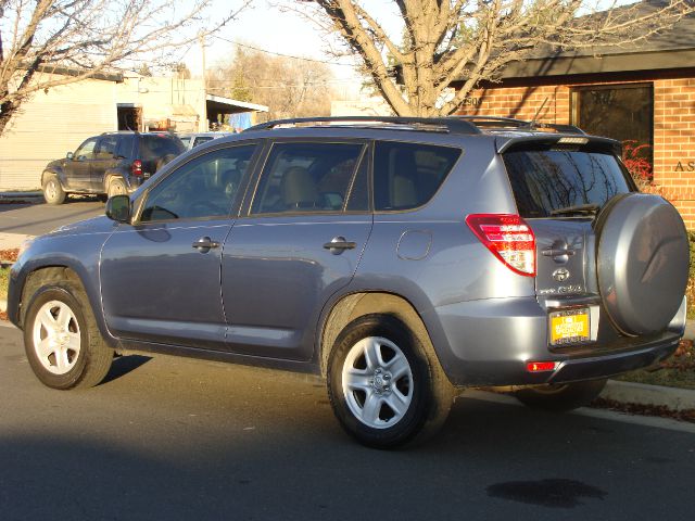 Toyota RAV4 ES LX SUV