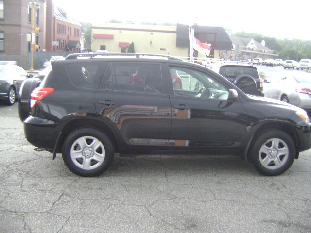 Toyota RAV4 2010 photo 2