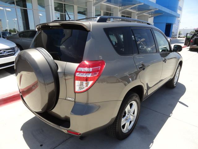 Toyota RAV4 2010 photo 1