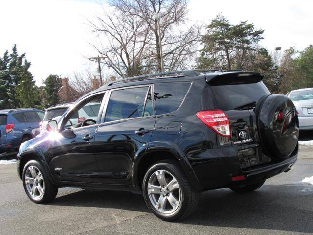 Toyota RAV4 2010 photo 1