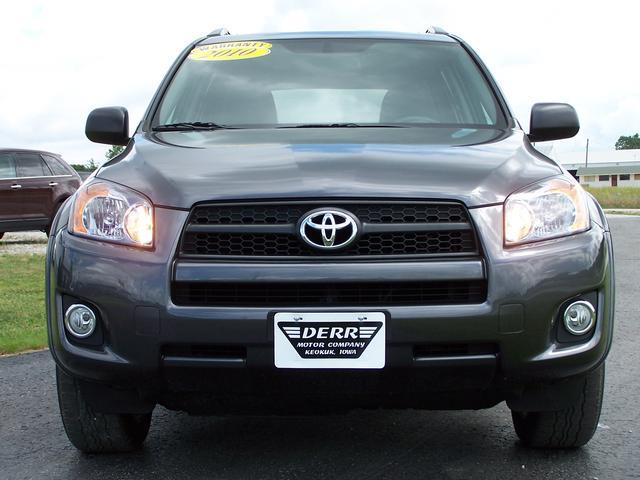 Toyota RAV4 2010 photo 3