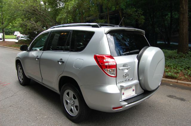 Toyota RAV4 2010 photo 10