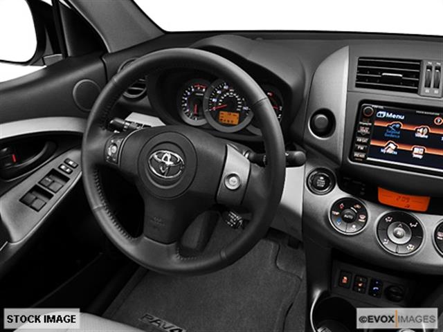 Toyota RAV4 2010 photo 2