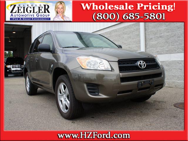 Toyota RAV4 2010 photo 2