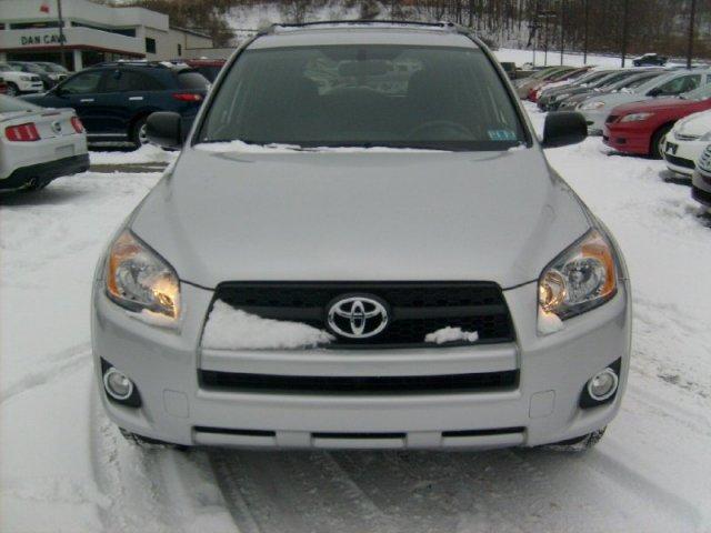 Toyota RAV4 2010 photo 1