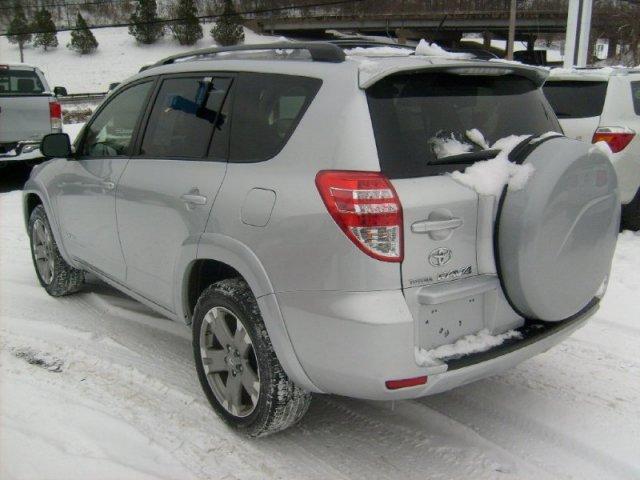 Toyota RAV4 2010 photo 3