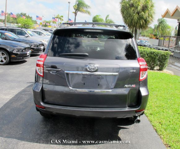 Toyota RAV4 2011 photo 2