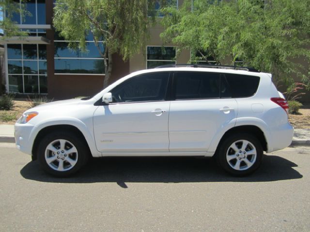 Toyota RAV4 2011 photo 2