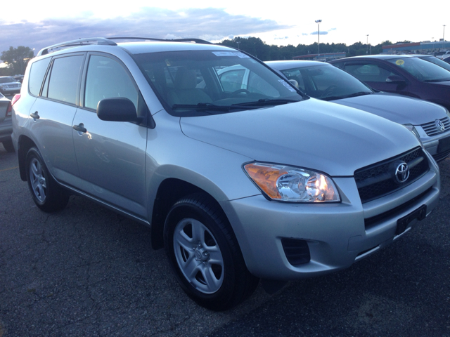 Toyota RAV4 2011 photo 2