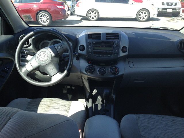 Toyota RAV4 2011 photo 3