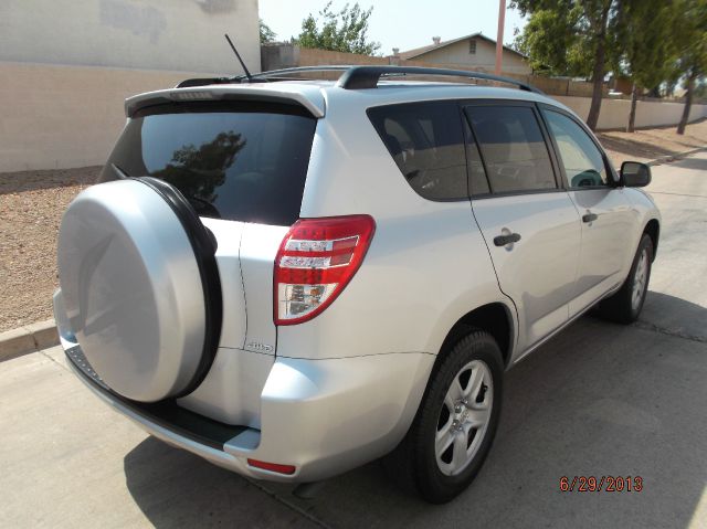 Toyota RAV4 2011 photo 2