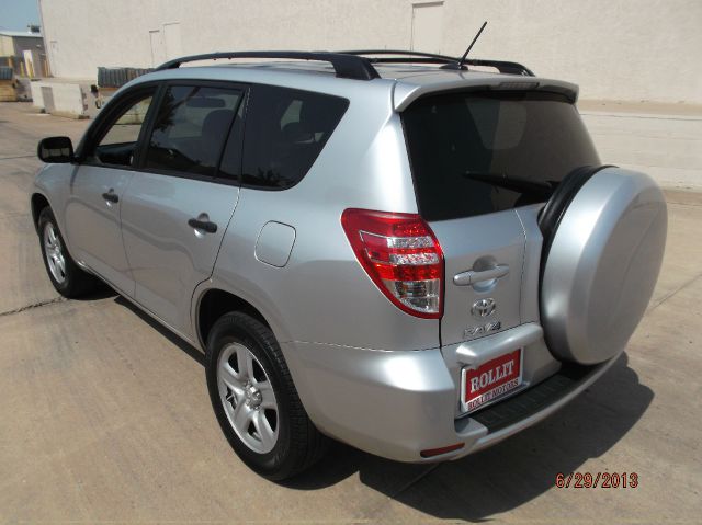 Toyota RAV4 2011 photo 3