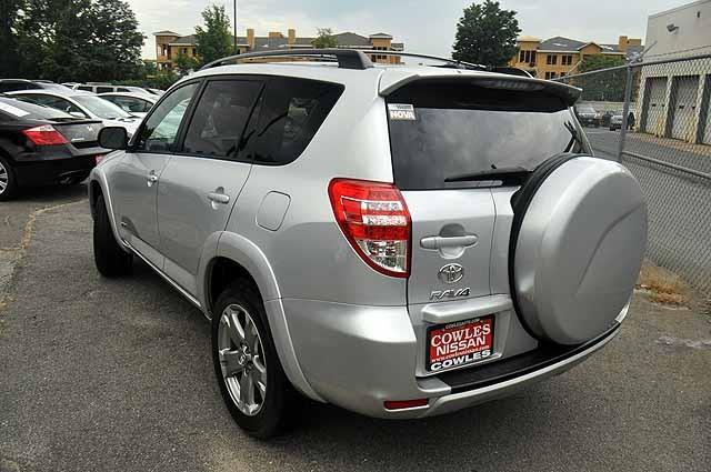 Toyota RAV4 Base SUV