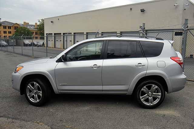 Toyota RAV4 2011 photo 1