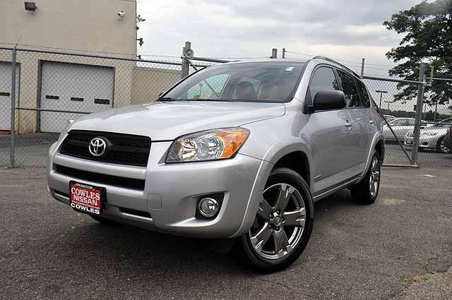 Toyota RAV4 2011 photo 2