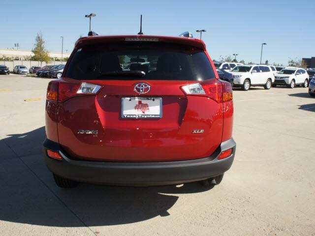 Toyota RAV4 2013 photo 4