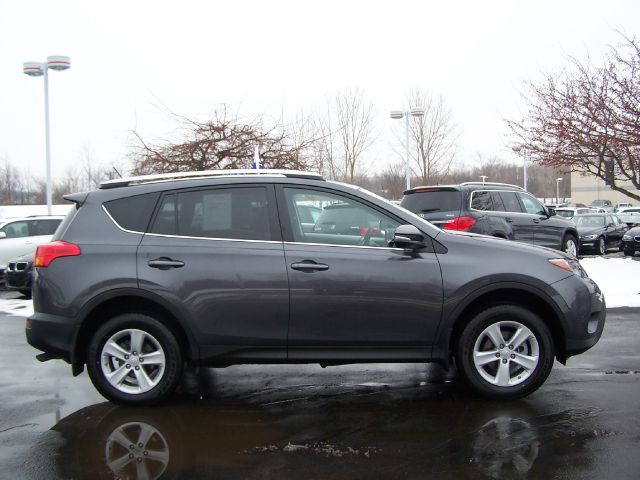 Toyota RAV4 2013 photo 4