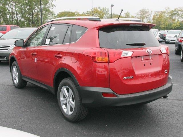 Toyota RAV4 SEL Sport Utility 4D SUV