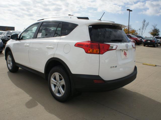 Toyota RAV4 2013 photo 2