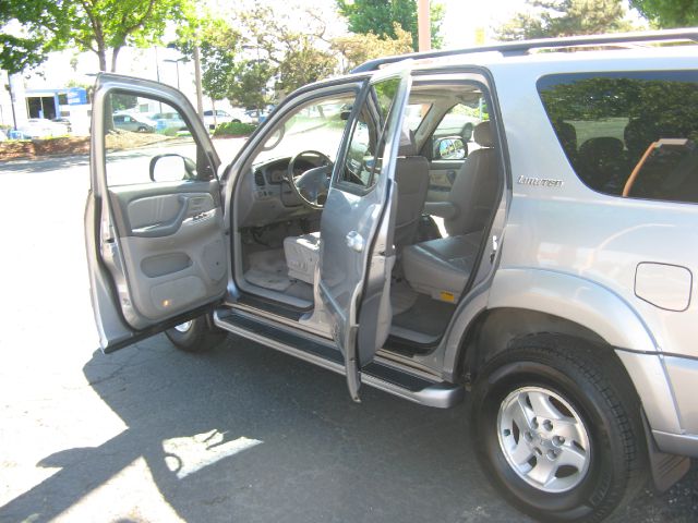 Toyota Sequoia 2001 photo 10