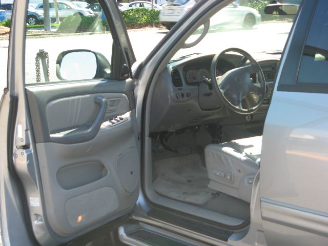 Toyota Sequoia 2001 photo 14