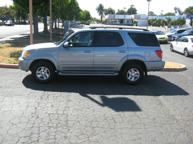 Toyota Sequoia 2001 photo 32