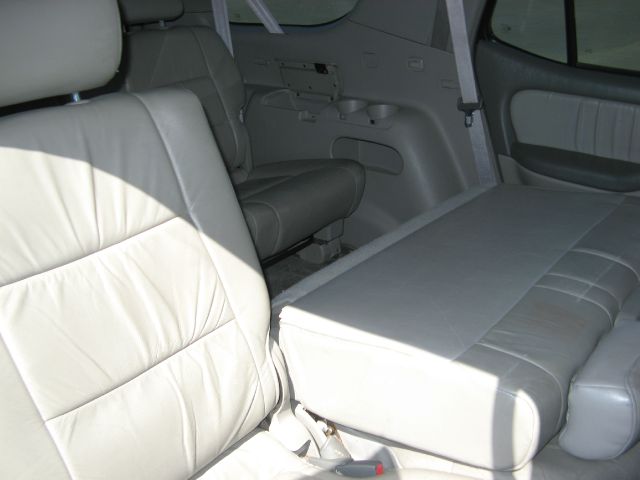 Toyota Sequoia 2001 photo 37