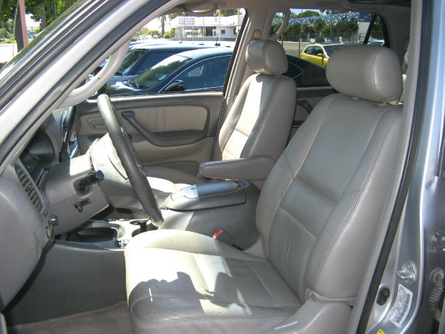 Toyota Sequoia 2001 photo 39